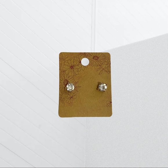 4/$20⚡️ CUBIC ZIRCONIA STUD EARRINGS